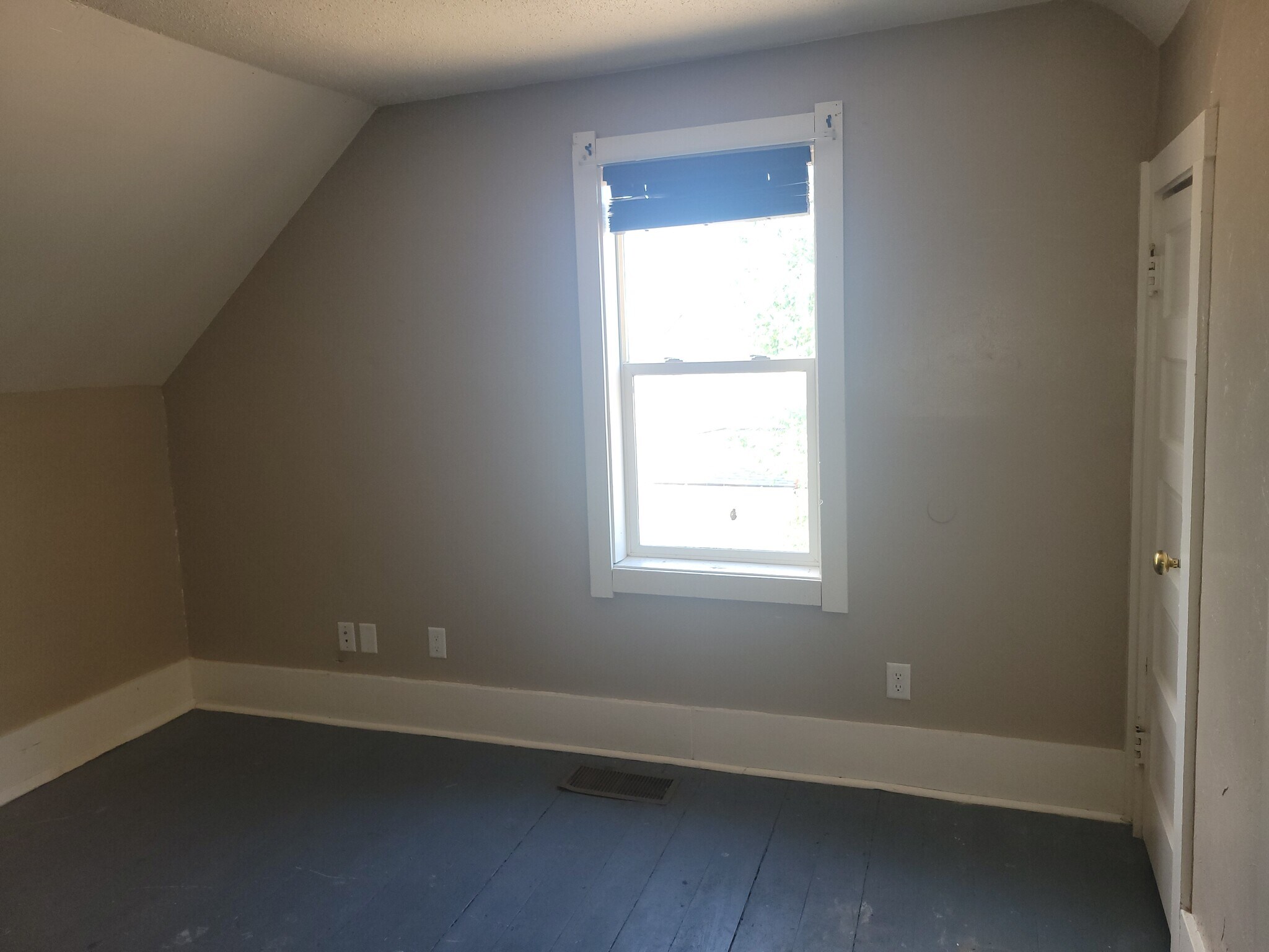 Building Photo - 109 Saint Anne St