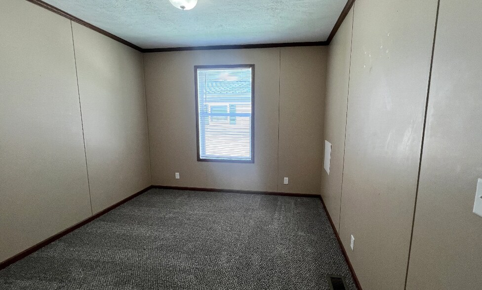 Building Photo - 49515 Au Lac Dr E