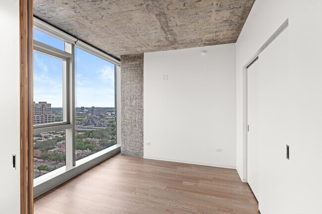 Building Photo - 1406 S Wabash Ave