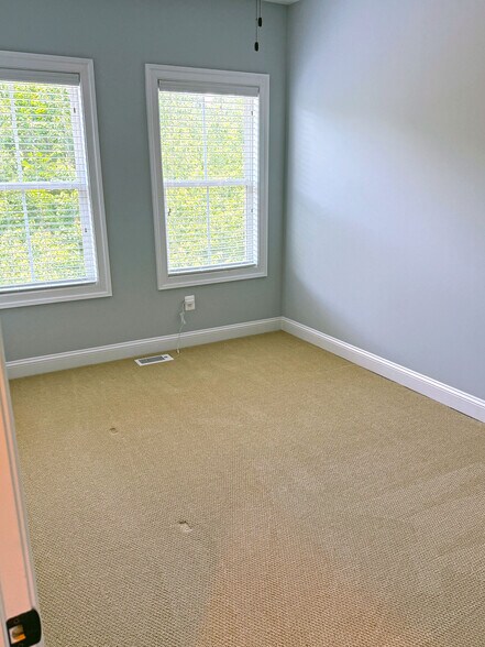 Guest Bedroom 1 - 870 Belvedere Blvd