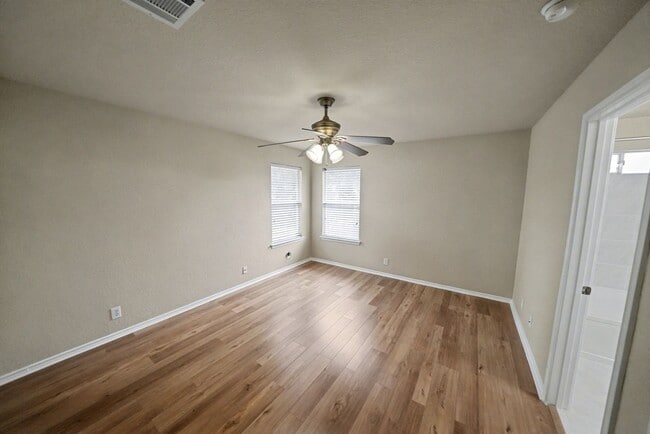 Building Photo - Move-in Ready 3-Bedroom Home Near Lackland...