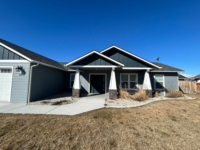 Primary Photo - Newer 3 bed 2 bath in Corvallis