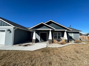 Building Photo - Newer 3 bed 2 bath in Corvallis