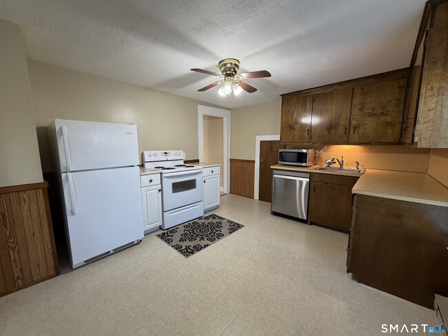 Building Photo - 38 Twining St