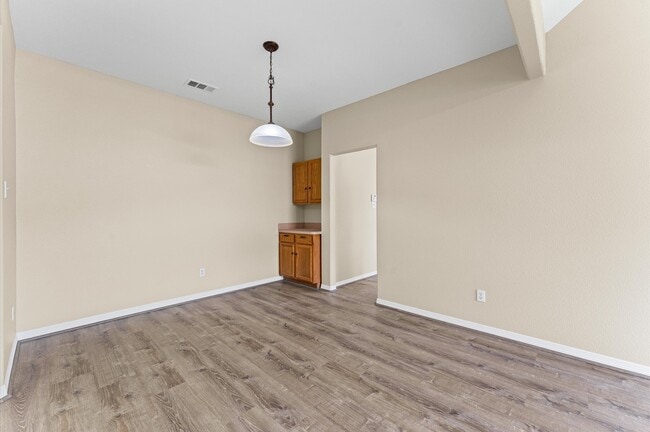 Building Photo - 6219 Springhaven Dr
