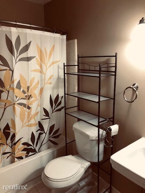 Building Photo - 4 br, 3 bath Condo - 2786 Roundtree Dr