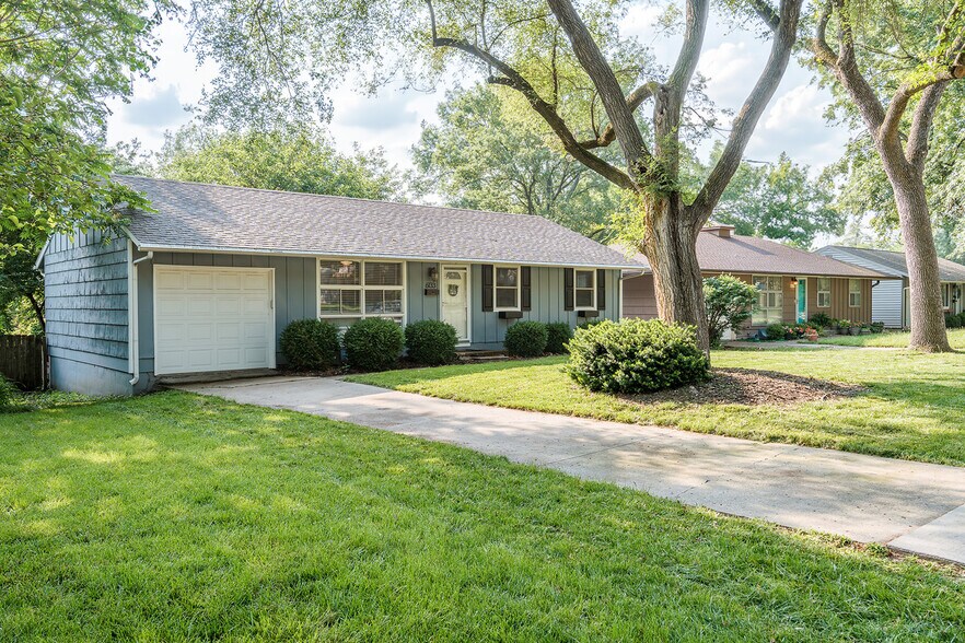 Primary Photo - 6133 Catalina Street