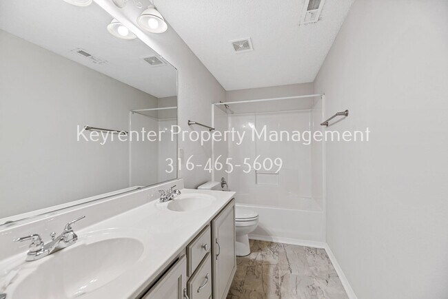 Building Photo - Beautiful 4 Bed 3 Bath in Andover School District!
