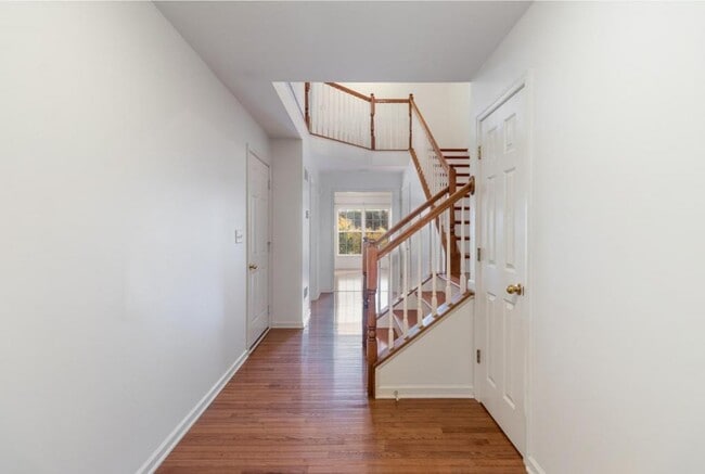 Building Photo - 1172 Heron Ct
