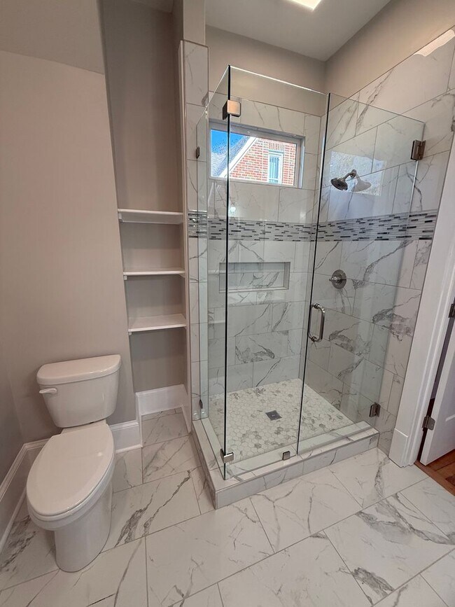 Building Photo - 4 Bedroom Fully Remodeled House Located in Five Points!