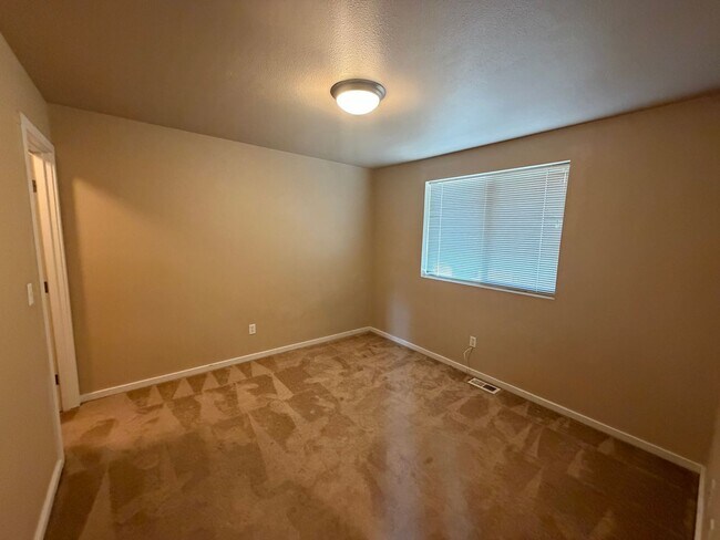 Building Photo - 9411 10th Ave Ct E