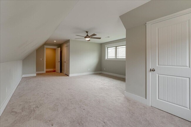 Building Photo - Beautiful, 5 bedroom Ooltewah Home!