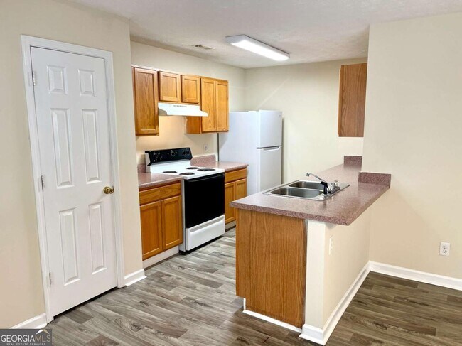 Building Photo - 5745 Strathmoor Manor Cir