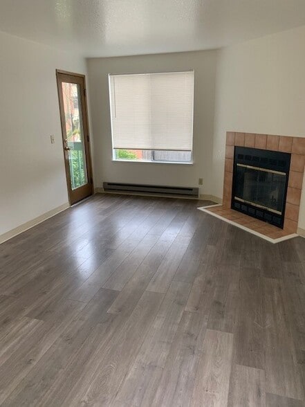 Building Photo - Mirrorwood Apartments