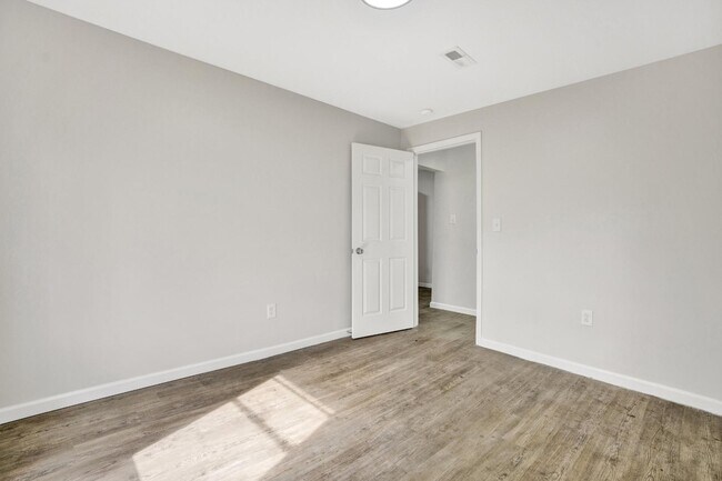 Building Photo - 5201 Mulga Ave