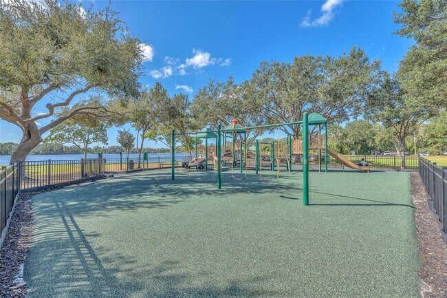 Building Photo - 1702 Horseshoe Dr