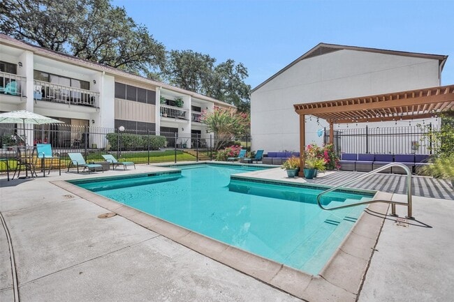 Building Photo - 12100 Melville Dr