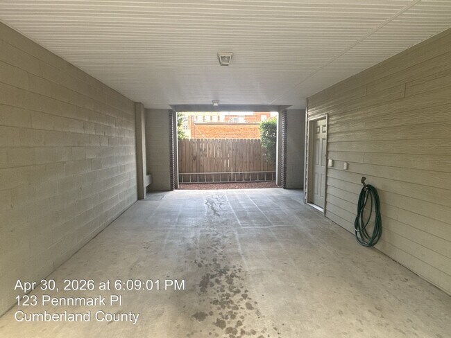 Building Photo - 123 Pennmark Pl