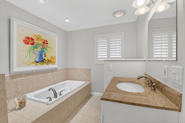 Building Photo - 4690 Palo Verde Dr