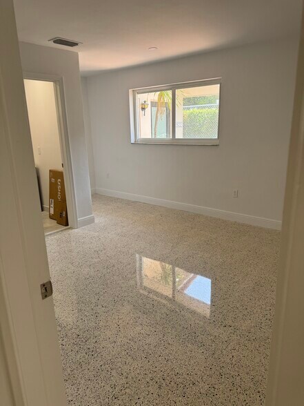Master bedroom 1 - 2620 SW 17th St