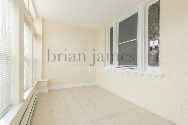 Building Photo - 537 E Penn St