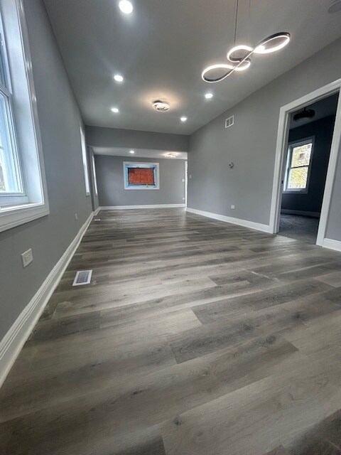 Building Photo - 10509 S Edbrooke Ave