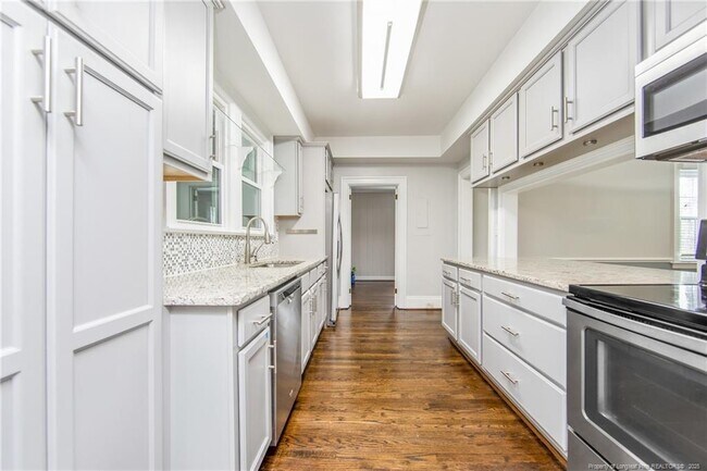 Building Photo - 220 Bradford Ave