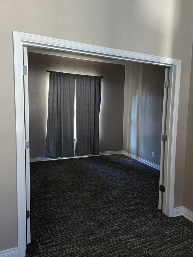 Building Photo - Beautiful 3-Bedroom Home with Scenic Views in the Redlands