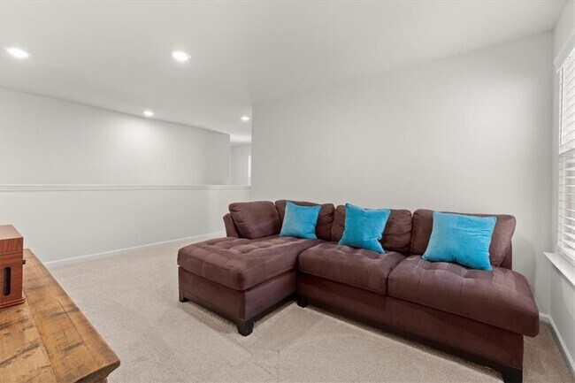 Building Photo - 29 Dew Drop Pointe