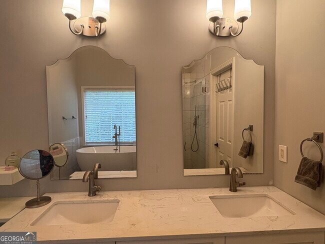 Building Photo - 3755 Ridgeside Ct