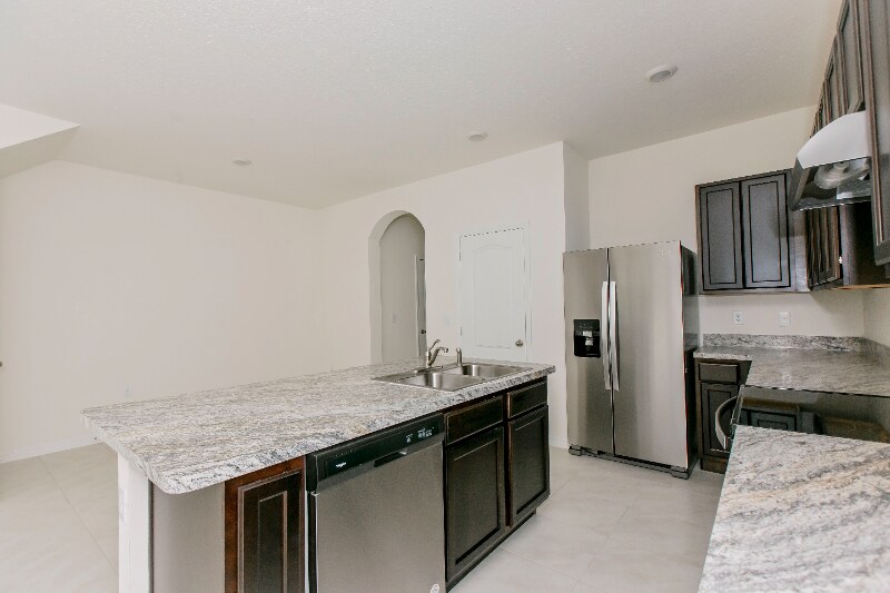 Building Photo - 1280 Yellow Finch Dr
