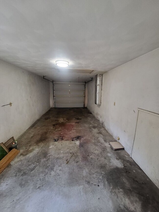 Building Photo - EASTON PLACE