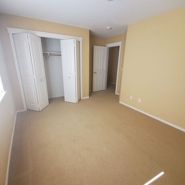 Building Photo - 5 Bedroom Main floor Master Suite ~