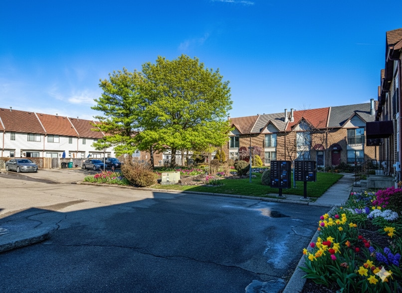 Building Photo - 2410 Grandview Ave