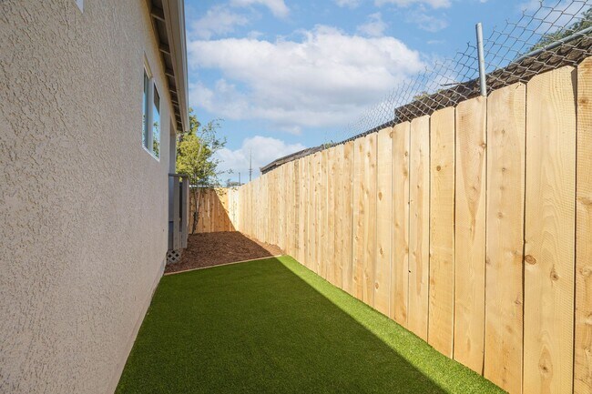 Building Photo - West 3rd