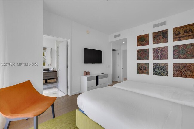Building Photo - 360 Ocean Dr