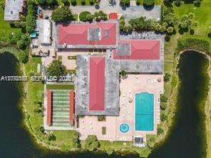 Building Photo - 302 Lake Evelyn Dr