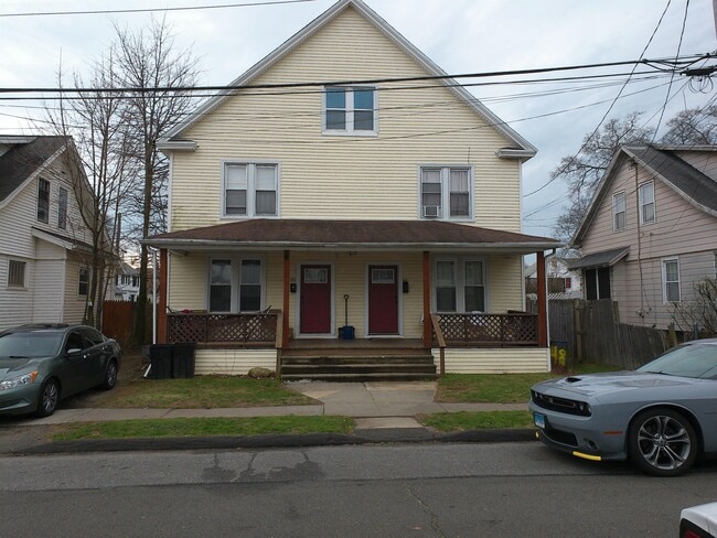 Building Photo - 48 Riverview Pl