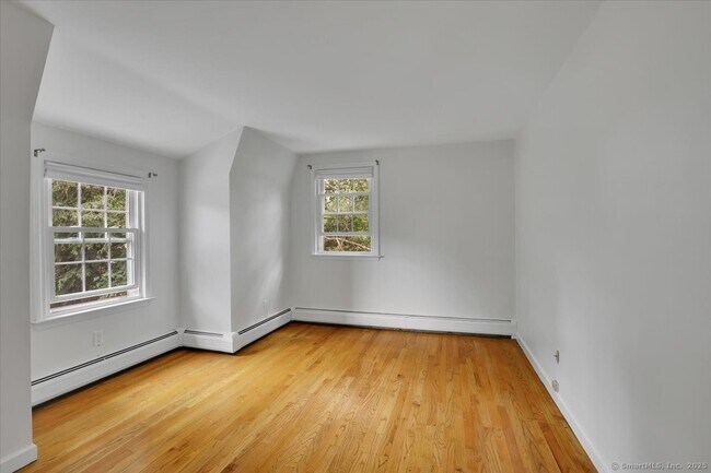 Building Photo - 77 Hemlock Ridge