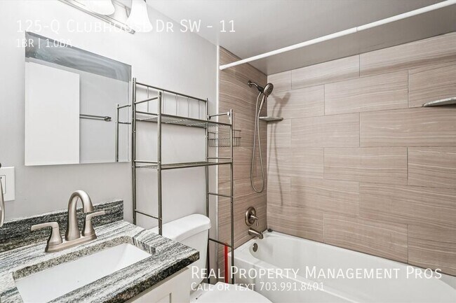 Building Photo - 125 Clubhouse Dr SW