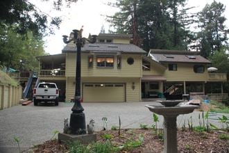 Building Photo - 1711 Vine Hill Rd