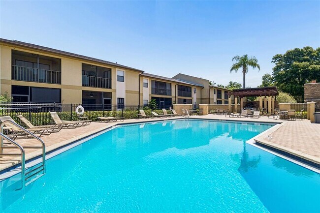 Building Photo - 10100 Sailwinds Blvd N