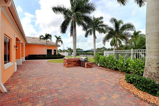 Building Photo - 11547 SW Rockingham Dr