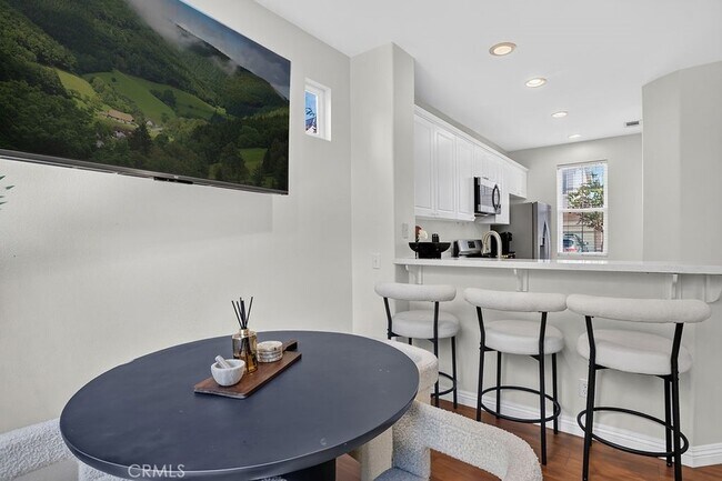 Building Photo - 34 Rue Du Chateau