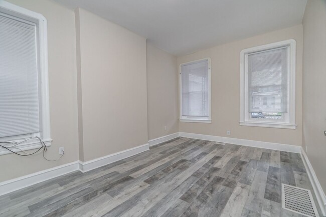 Building Photo - 4129 W Girard Ave