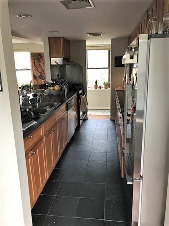 Building Photo - 197 Sidney St