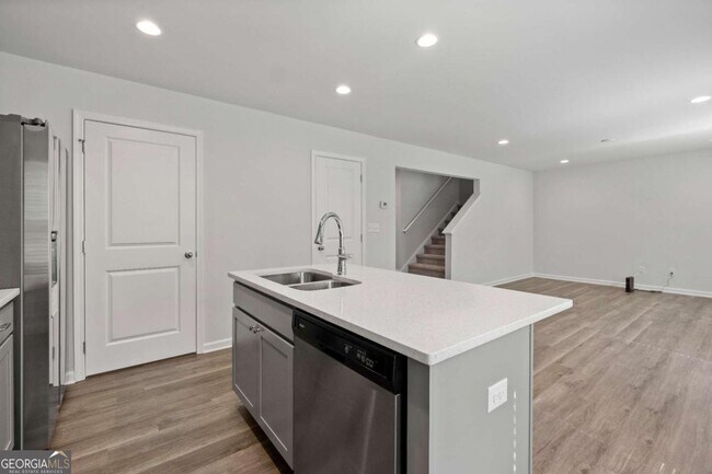 Building Photo - 1139 Lookout Ave NW