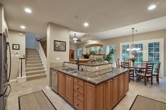 Building Photo - 43 S Longsford Cir