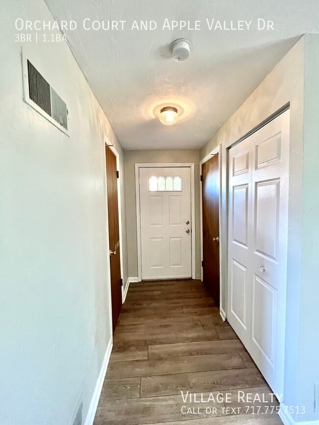 Building Photo - 302 Orchard Ct