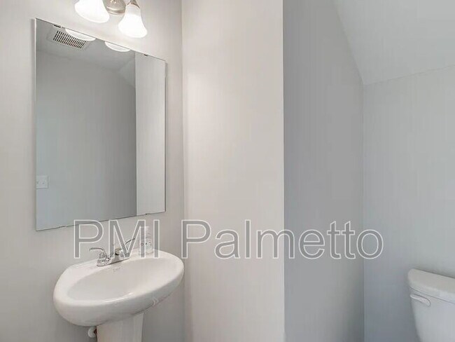 Building Photo - 3022 Harborview Dr